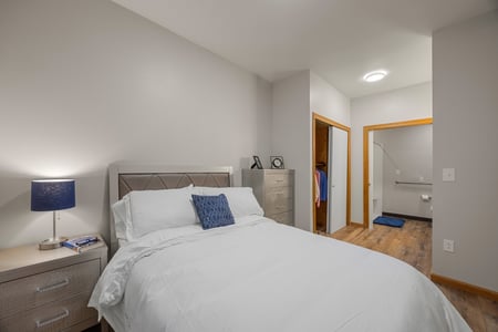 3000_West_Madison_Avenue_032