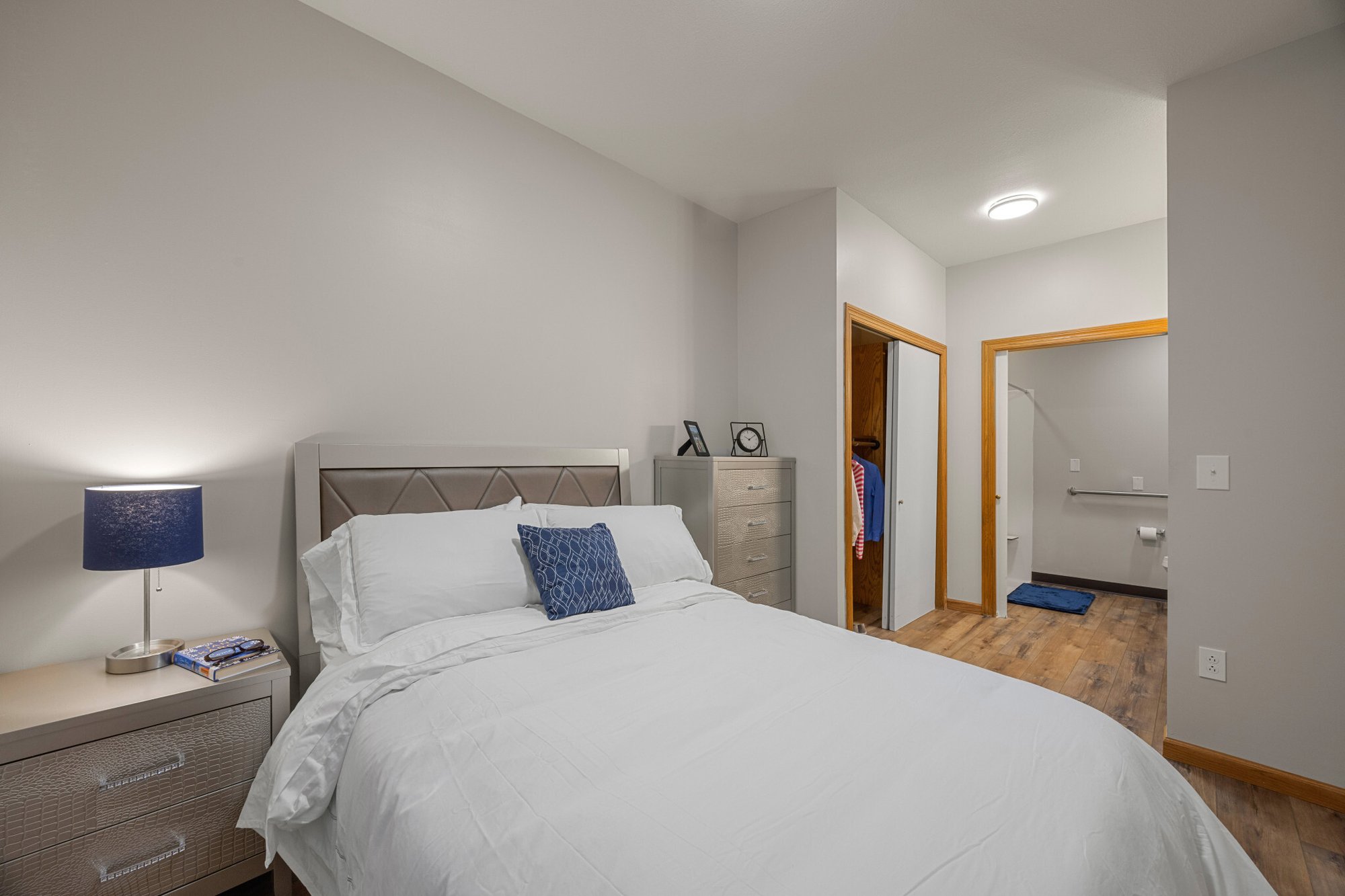 3000_West_Madison_Avenue_032